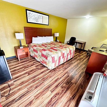Regency Inn Iola Εξωτερικό φωτογραφία