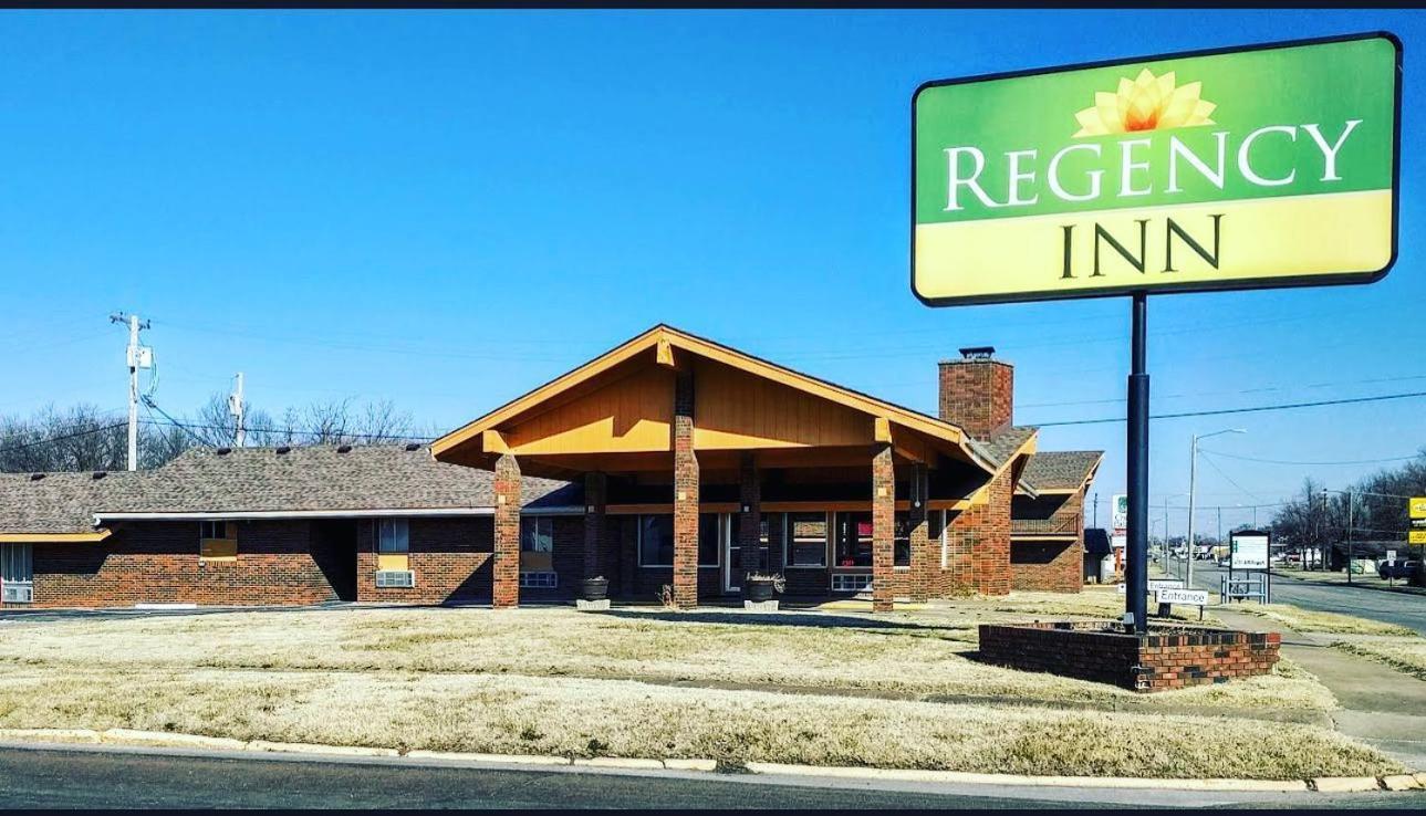 Regency Inn Iola Εξωτερικό φωτογραφία