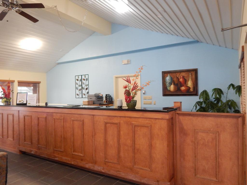 Regency Inn Iola Εξωτερικό φωτογραφία