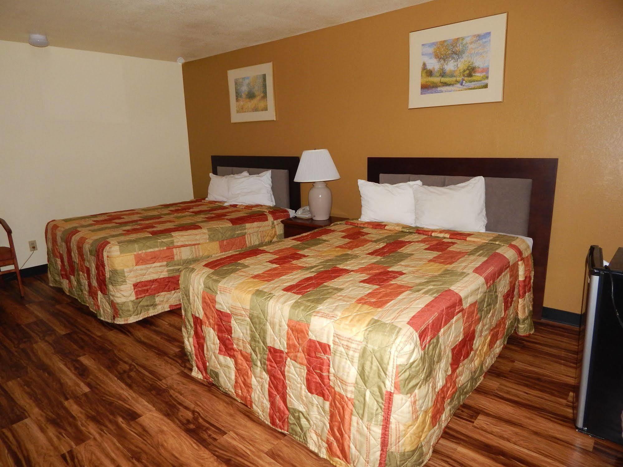 Regency Inn Iola Εξωτερικό φωτογραφία